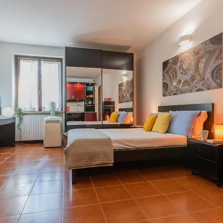 Studio S. Tommaso A Piazza Castello By Wonderful Italy